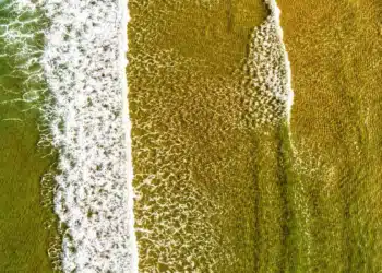 Nanodispositif : l'énergie des océans surpassera-t-elle les cellules solaires ?