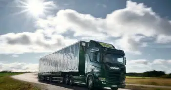 Scania teste son camion solaire en Suède, malgré le manque de soleil