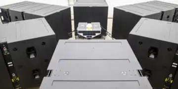Des haut-parleurs de 733 kg pour tester la résistance des systèmes spatiaux
