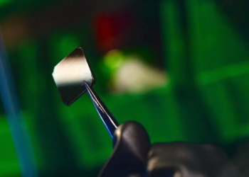 Vers une nouvelle ère pour l'optoélectronique et la photovoltaïque grâce aux pérovskites 2D
