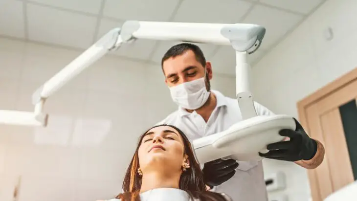 Le tablier de plomb en radiologie dentaire : une protection obsolète ?
