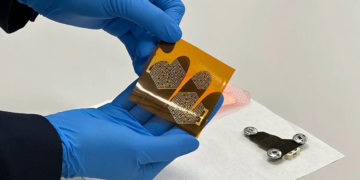 Un capteur ECG qui tient dans la paume pourrait réduire le nombre de crises cardiaques