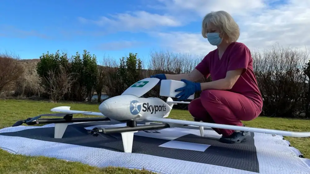 Des médicaments livrés par les airs : l'Écosse teste les drones médicaux 2