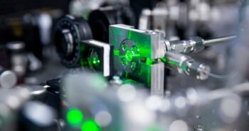 Une nouvelle méthode pour produire des lasers intenses et ultra-rapides