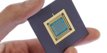 Premier semi-conducteur 2D avec 1000 transistors conçu à l'EPFL en Suisse