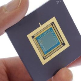 Premier semi-conducteur 2D avec 1000 transistors conçu à l'EPFL en Suisse