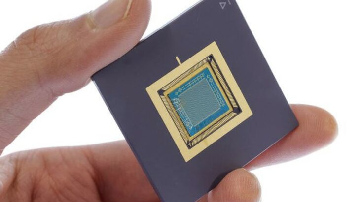 Premier semi-conducteur 2D avec 1000 transistors conçu à l'EPFL en Suisse