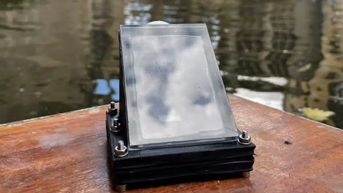 Un dispositif solaire flottant pour aider des milliers de personnes sans accès à l'eau potable
