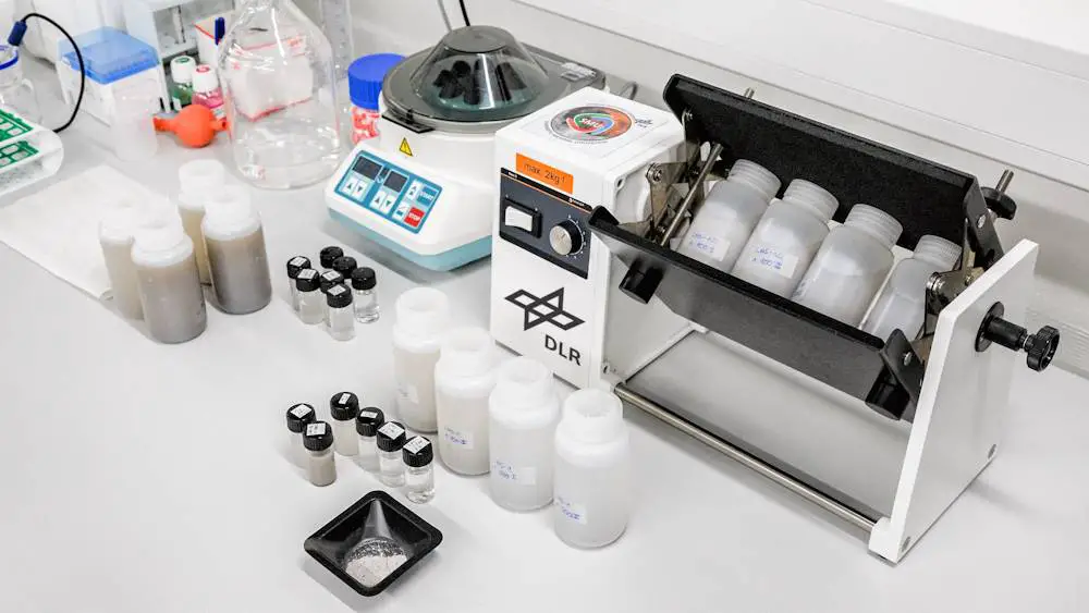 Premiers tests de l'extraction de l'eau lunaire prévus pour 2024 5