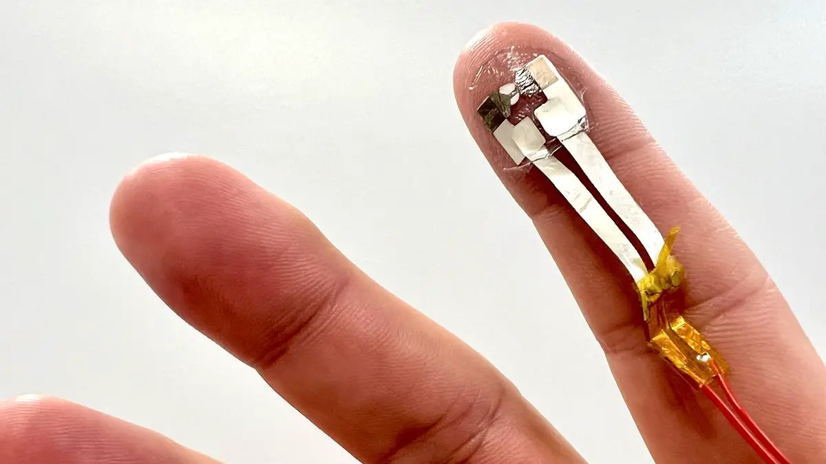 Un dispositif portable ultra-mince pour reproduire la sensation de toucher