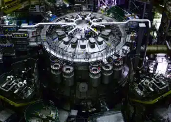 Fusion : le tokamak JT-60SA a généré un courant de plasma d'1million d'ampères