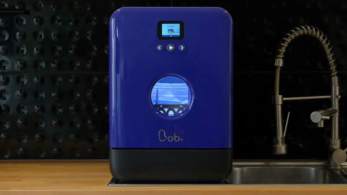 Bob, le lave-vaisselle qui consomme seulement 3 litres d’eau par cycle