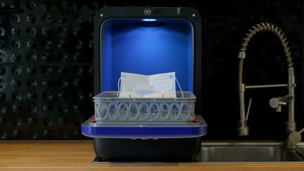 Bob, le lavevaisselle qui consomme seulement 3 litres d'eau par cycle