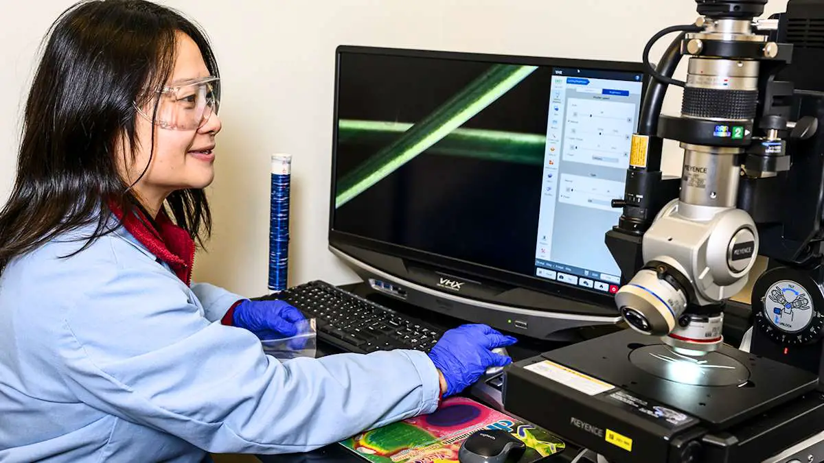 Une seule fibre pour transformer le futur des textiles électroniques