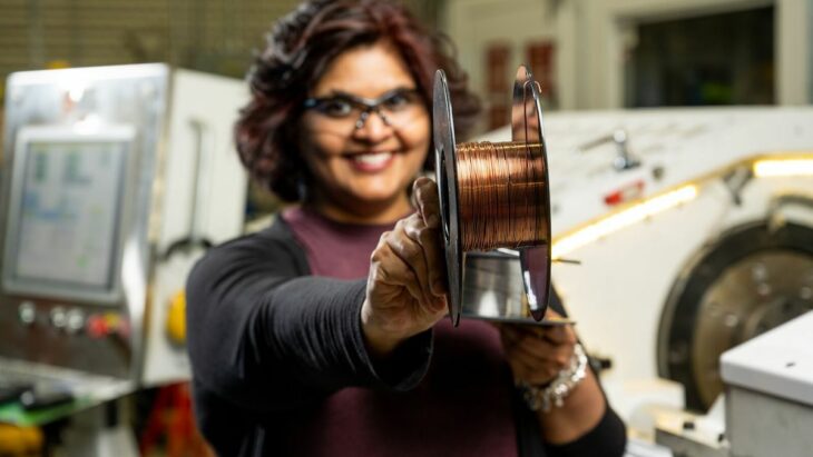 Une découverte surprenante : le graphène améliore la conductivité des fils de cuivre