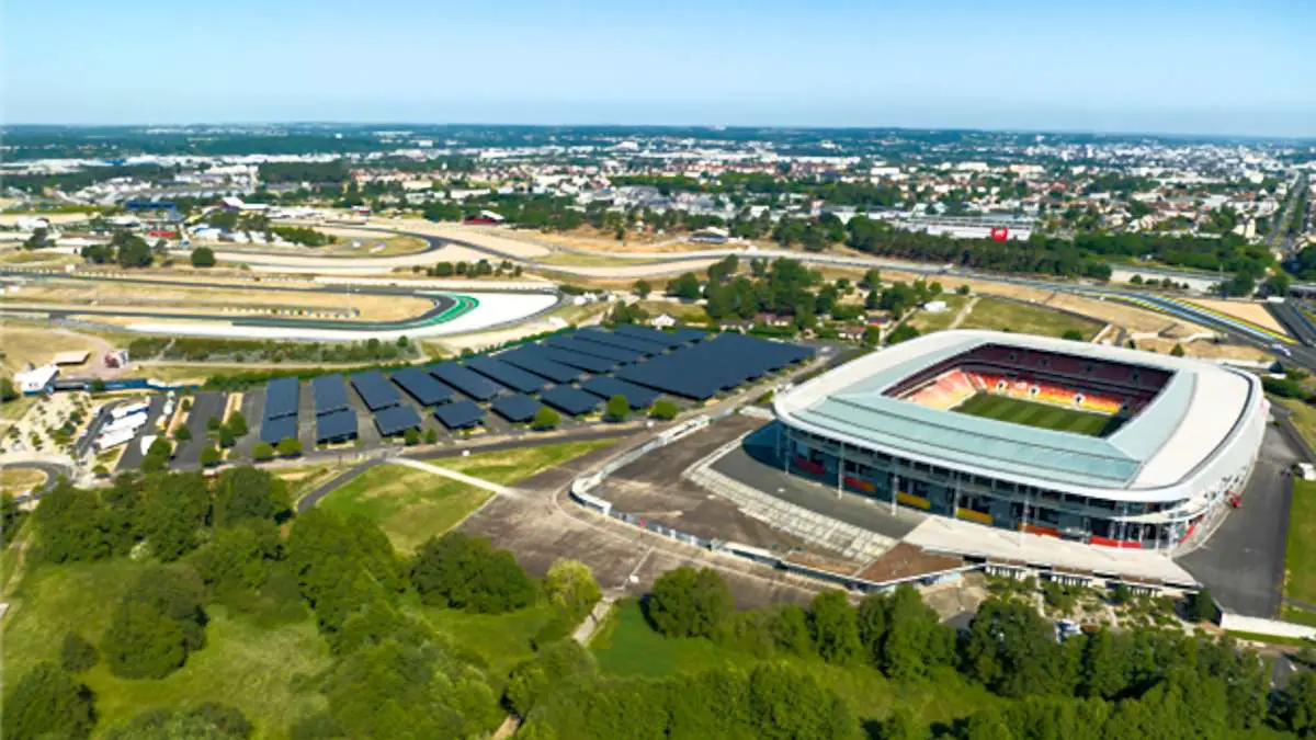 Le stade Marie Marvingt se transforme en centrale solaire