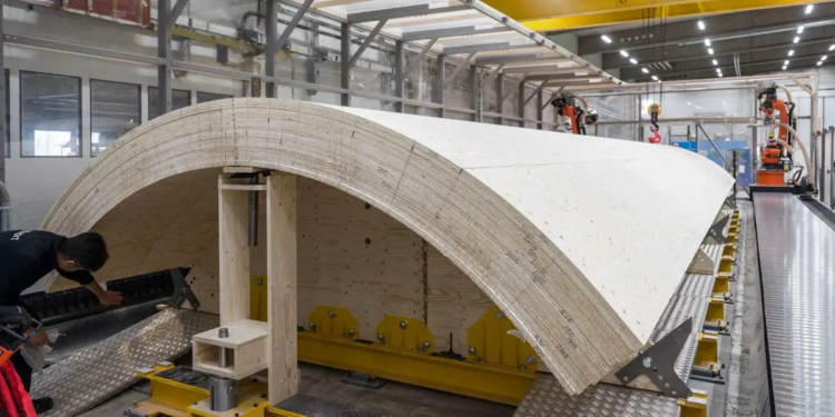 La plus haute tour d'éolienne en bois du monde en construction en Suède