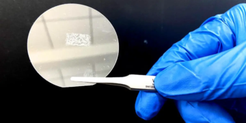 Le cristal le plus mince du monde : seulement 1 à 10 microns d'épaisseur