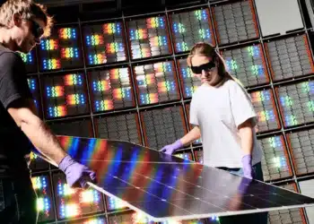 Oxford PV établit un nouveau record d'efficacité pour les panneaux solaires