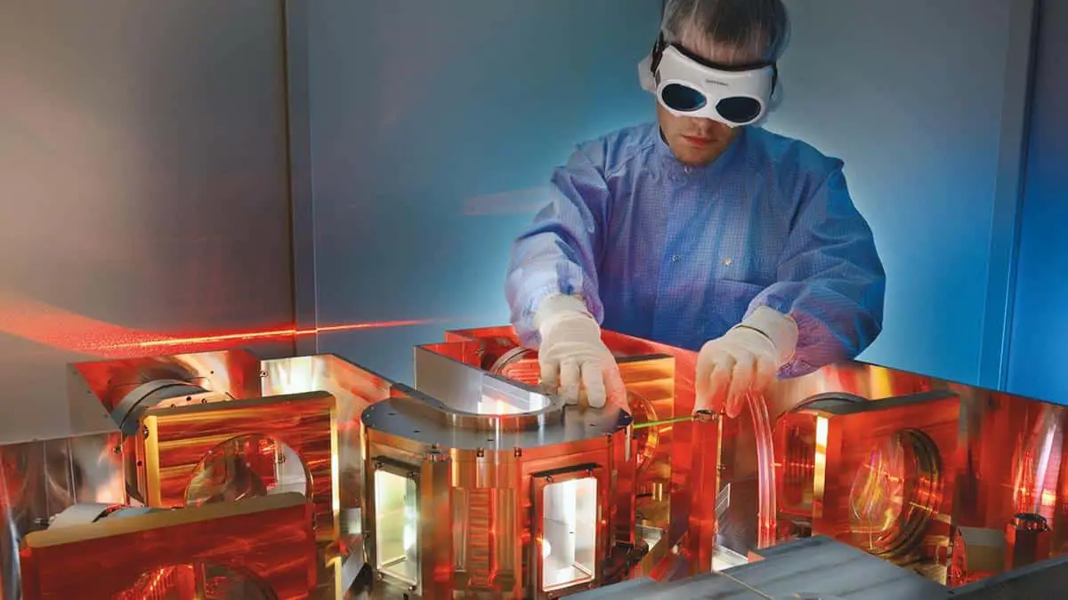 Un système laser de 20 kW qui produit des cristaux de haute pureté