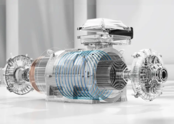 ABB dévoile son moteur IE5 SynRM refroidi par liquide, une première mondiale