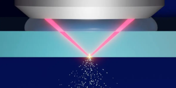 Un laser crée des trous de 67 nm dans du verre