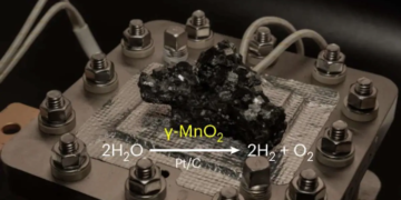 Un catalyseur multiplie par 10 la production d'hydrogène vert