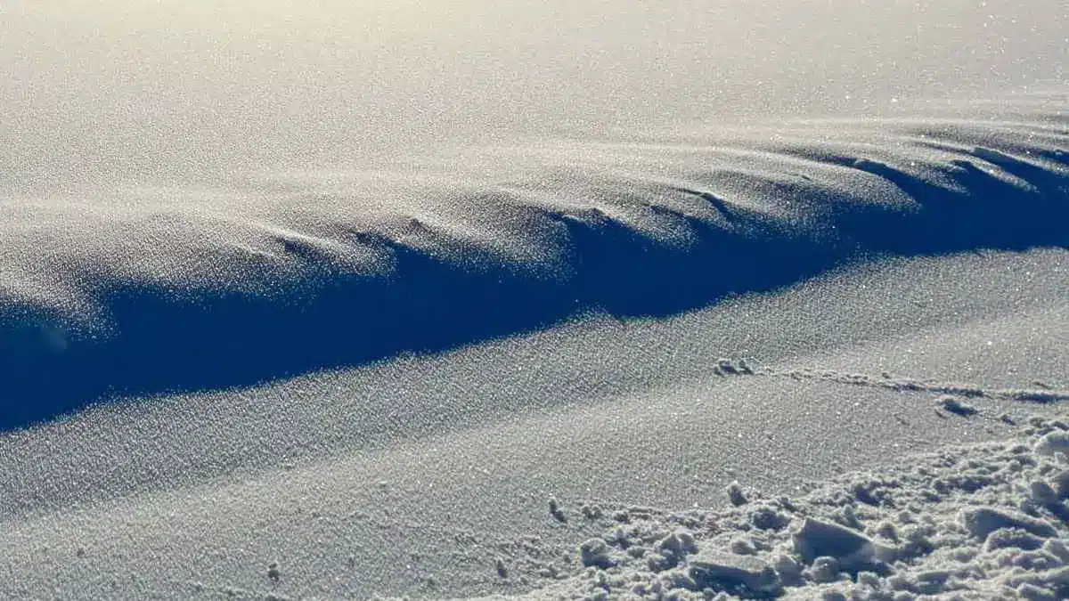 Couleurs, reflets, scintillements : les secrets de la neige dévoilés