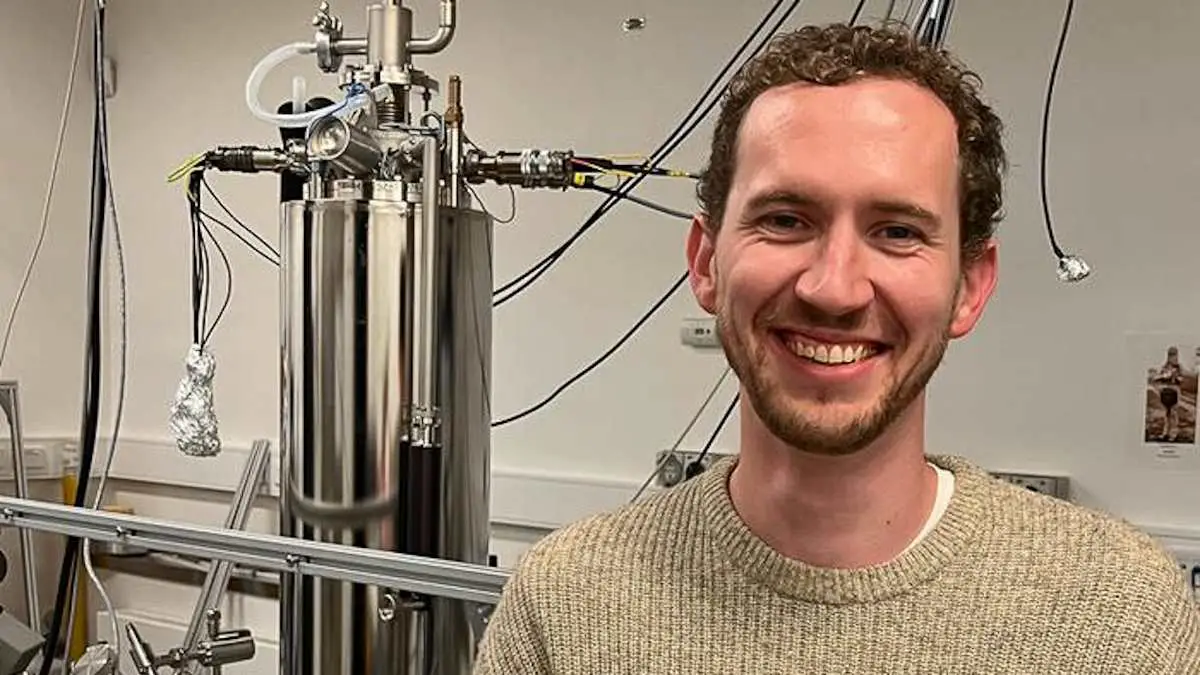 Isolant ou conducteur ? Un matériau atomique défie les conventions