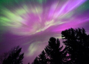 Un expert explique l'arc-en-ciel électrique des aurores