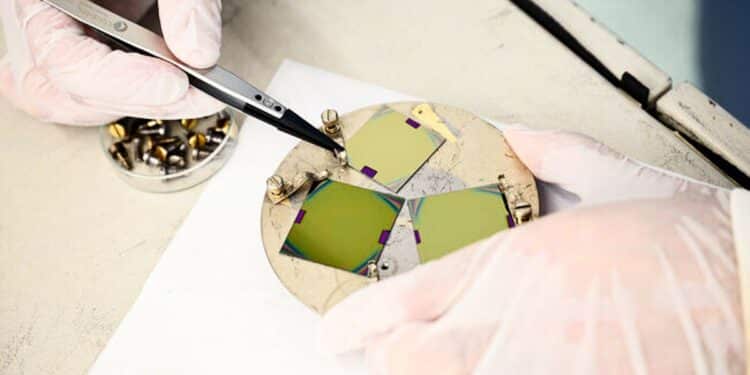 Les chercheurs de TU/e à la pointe des puces hybrides