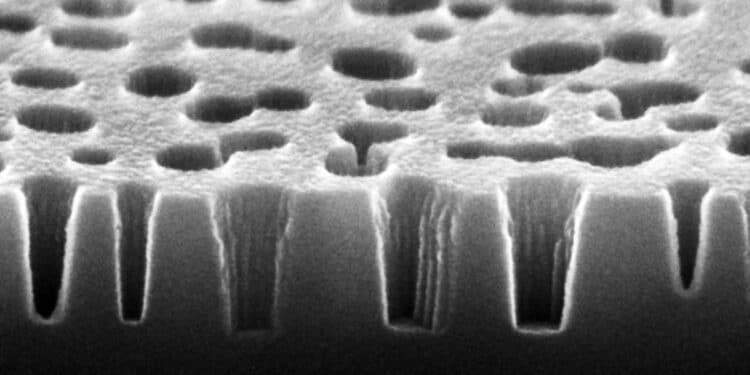 Surfaces antireflets : une transmittance supérieure à 99% enfin atteinte