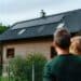 Comment devenir propriétaire de panneaux solaires sans toucher à son épargne ?