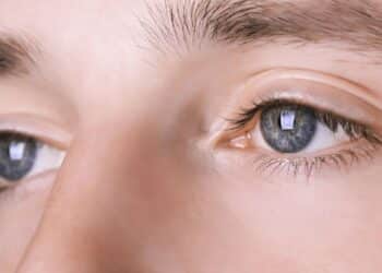 Cellules souches et laser : le cocktail gagnant pour régénérer la vision ?