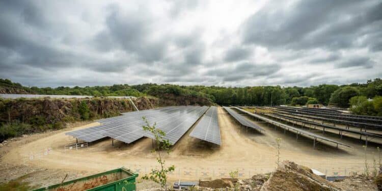 Languidic : une ancienne carrière transformée en centrale solaire géante