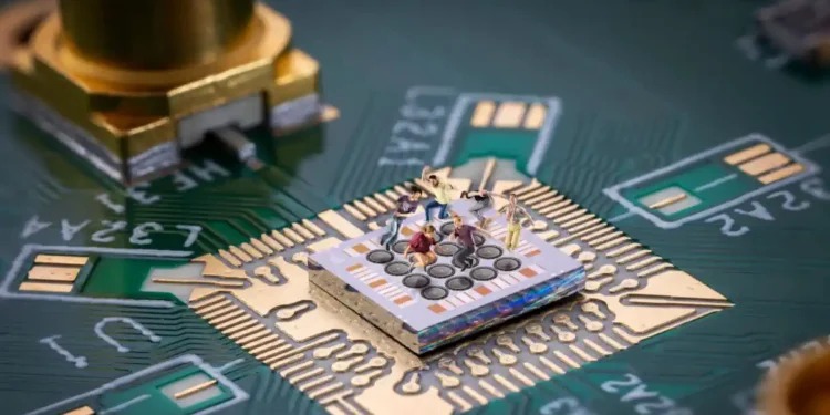 Moins de 1 000 erreurs : la précision des qubits de QuTech