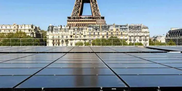 Paris mise sur l'énergie citoyenne : 12 centrales solaires confiées à Enercitif