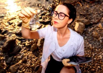 La soie et la cellulose, une réponse naturelle à la pollution de l'eau