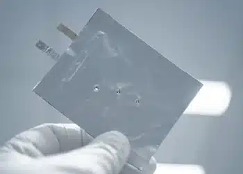 Cette nouvelle batterie solide qui pulvérise les records de densité énergétique