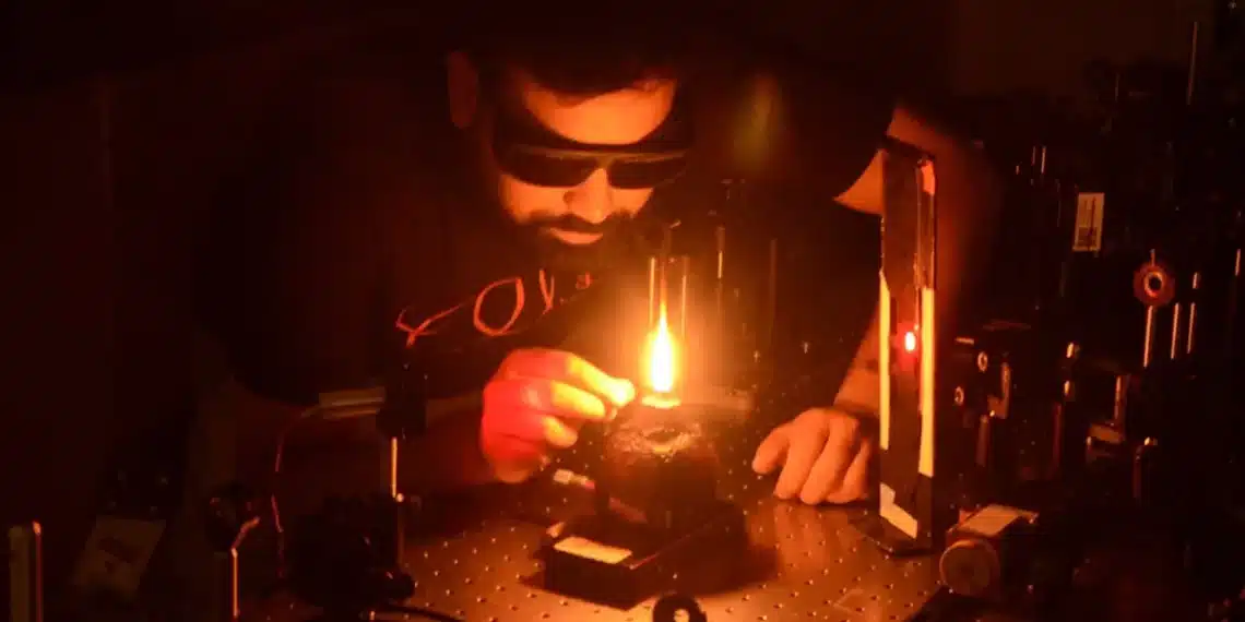 Des milliards d'images par seconde pour percer les secrets de la combustion