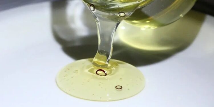 Premier micro-robot toroïdal capable de nager de manière autonome dans des liquides visqueux