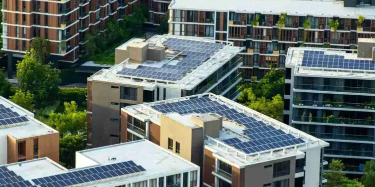 Panneaux solaires : comment ils transforment nos températures urbaines ?