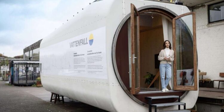 Découvrez la maison nichée dans une ancienne nacelle de turbine éolienne
