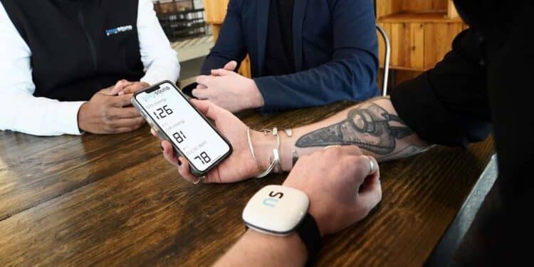 Une entreprise écossaise invente le premier tensiomètre portable à ultrasons au monde