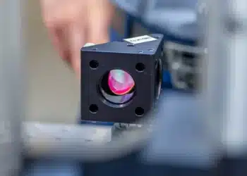 Des microprojectiles supersoniques permettent de mieux comprendre la liaison des métaux