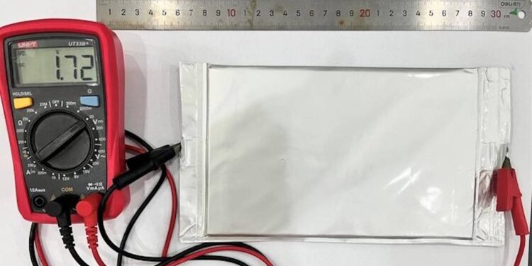 La batterie indestructible existe : l'aluminium-ion défie les éléments