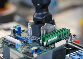 Une solution automatisée pour désassembler les déchets électroniques en temps réel