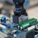 Une solution automatisée pour désassembler les déchets électroniques en temps réel