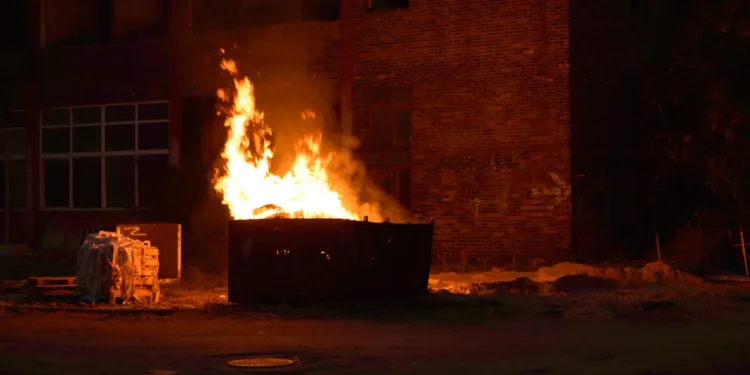 Brûler des déchets est un moyen sale de produire de l'énergie, mais c'est la solution la moins mauvaise tant que nous n'aurons pas mis en place un système de recyclage.