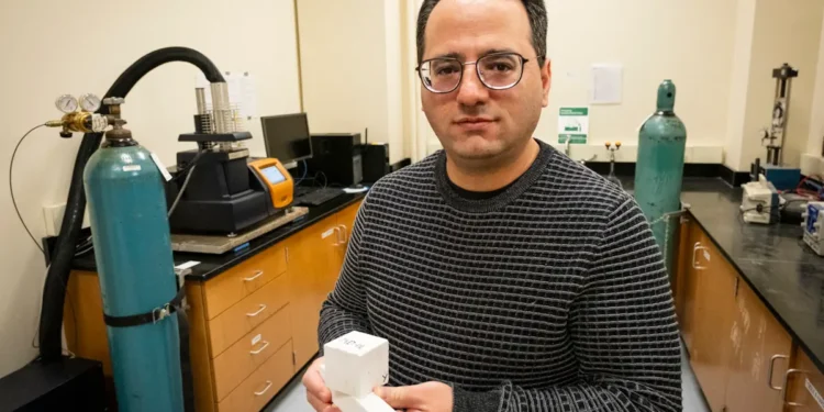 Du CO2 dans le béton : une piste pour verdir les infrastructures, selon une étude